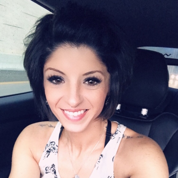 Meet your Posher, Kandi - Picture 4 of 7